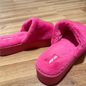 Muk Luks Women's Vibrant Pink Plush Slippers